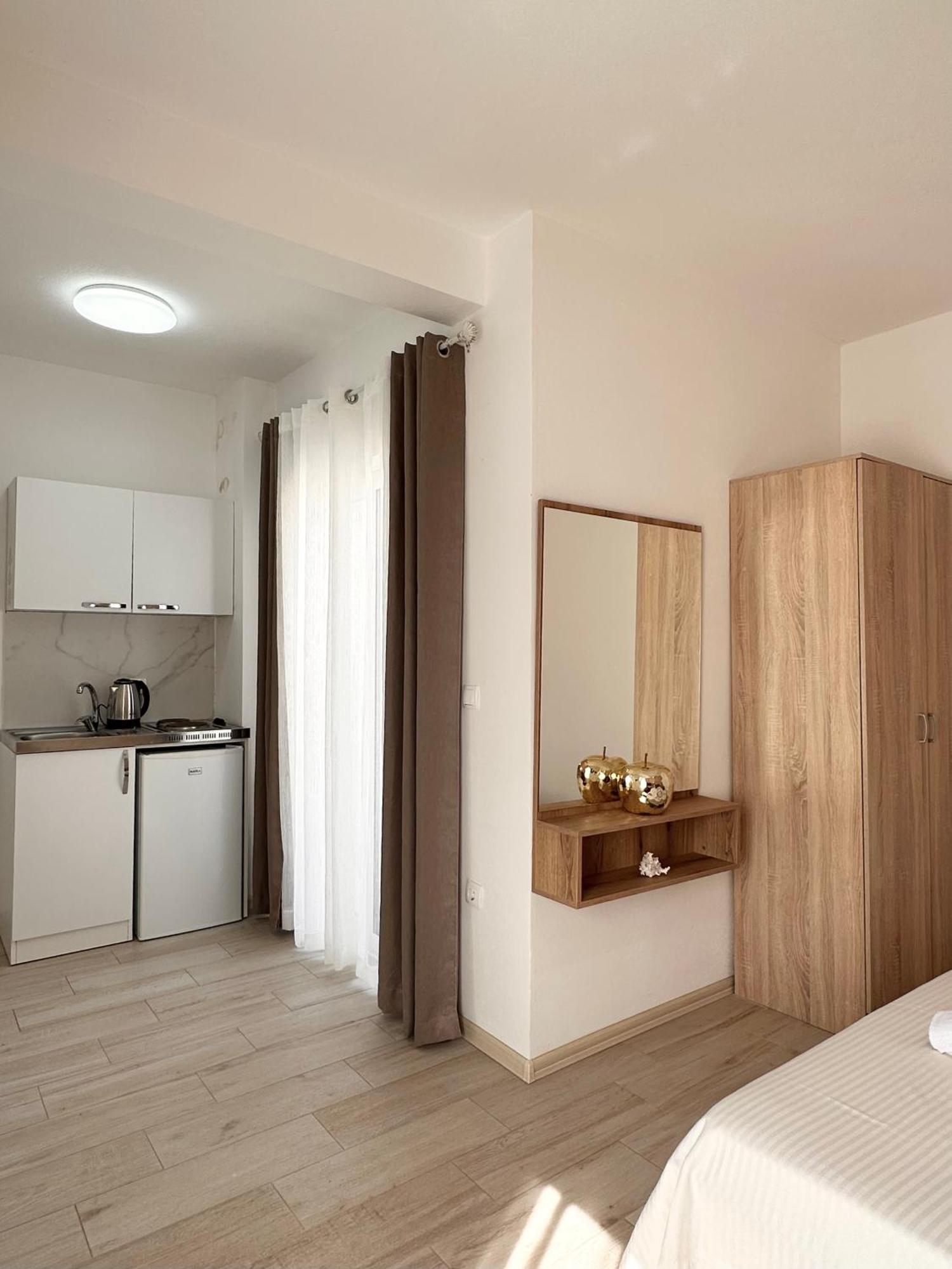 Apartmens Xhenis Lux Ulcinj Exterior foto