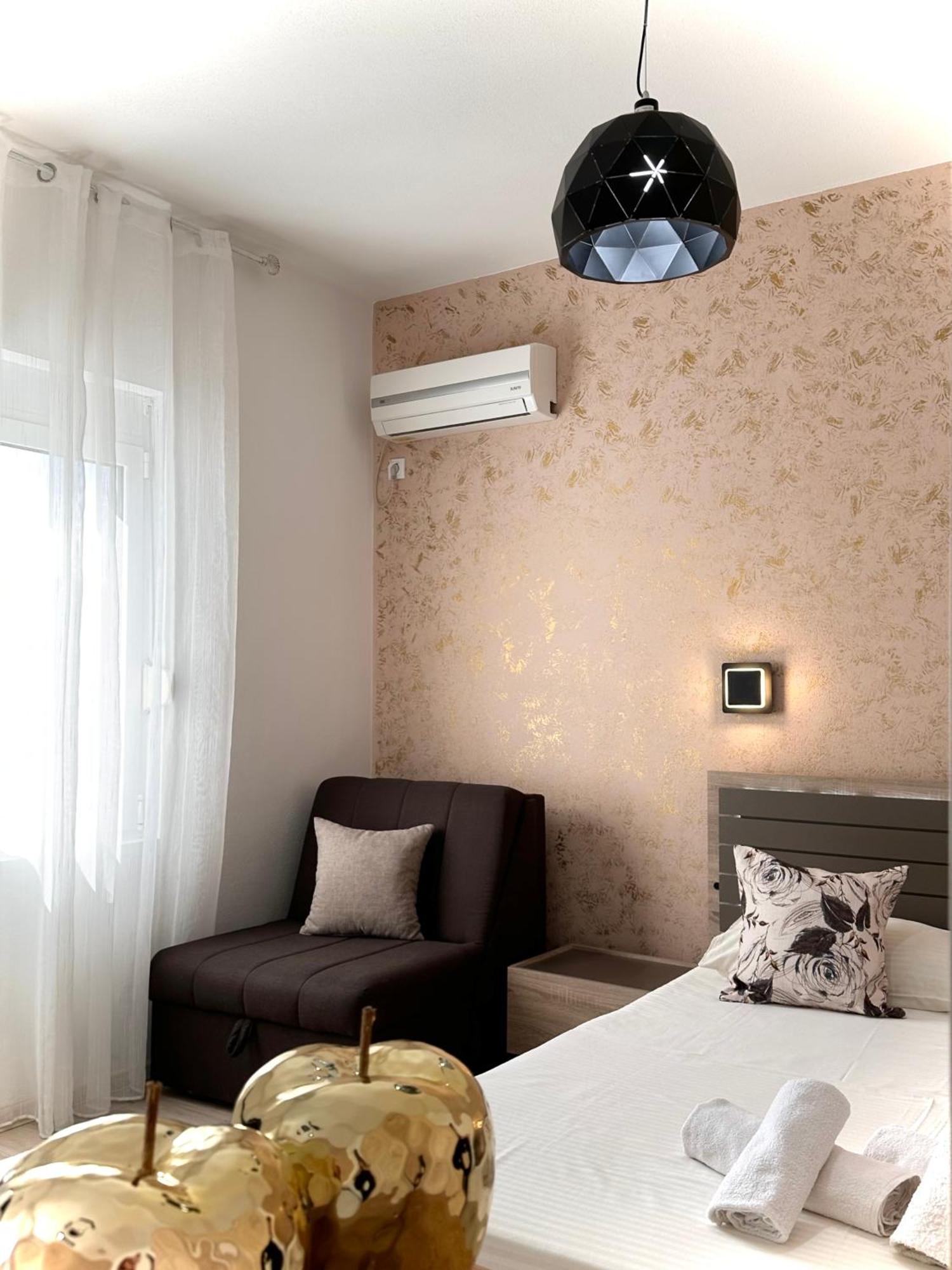 Apartmens Xhenis Lux Ulcinj Exterior foto