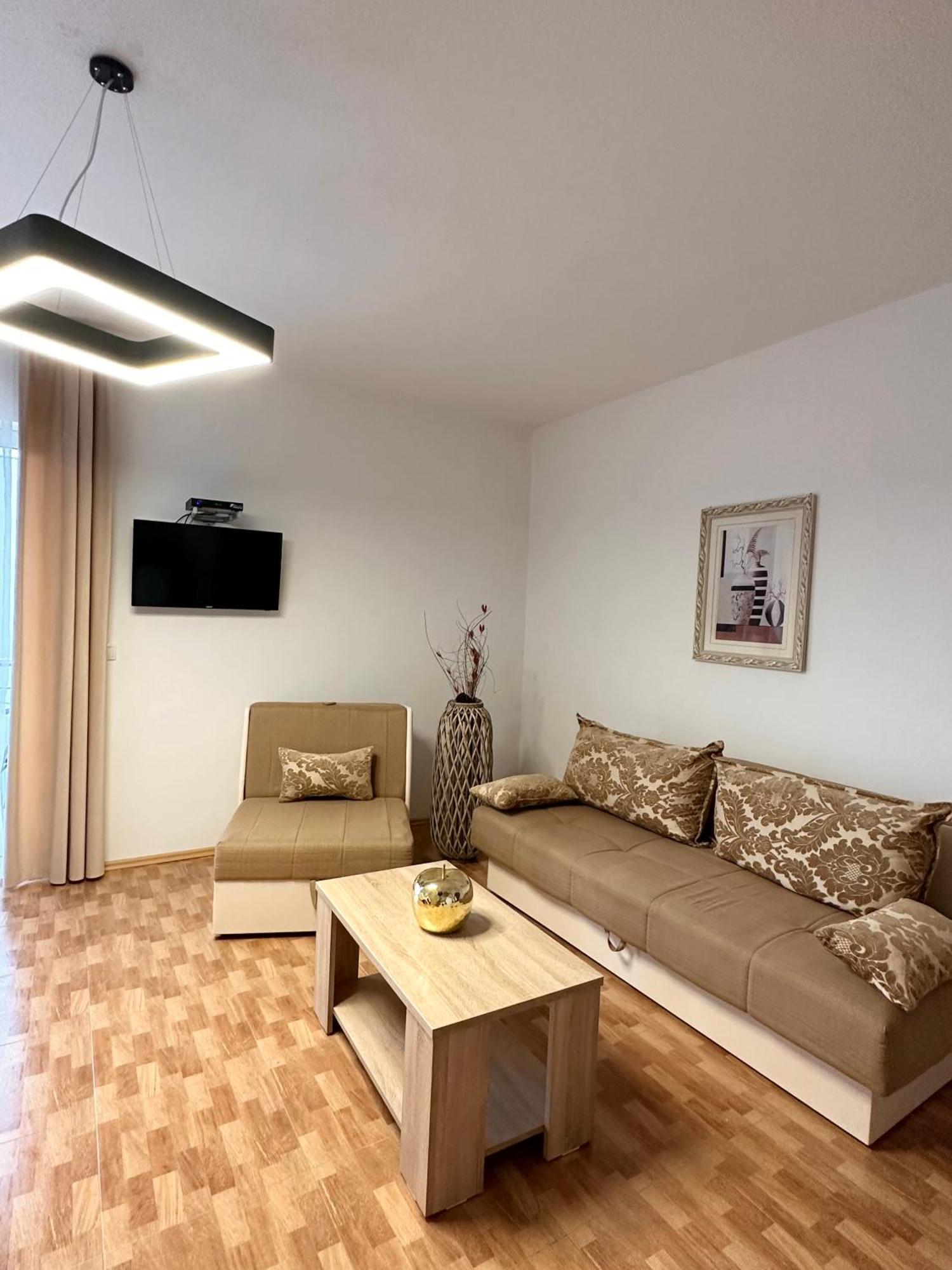 Apartmens Xhenis Lux Ulcinj Exterior foto