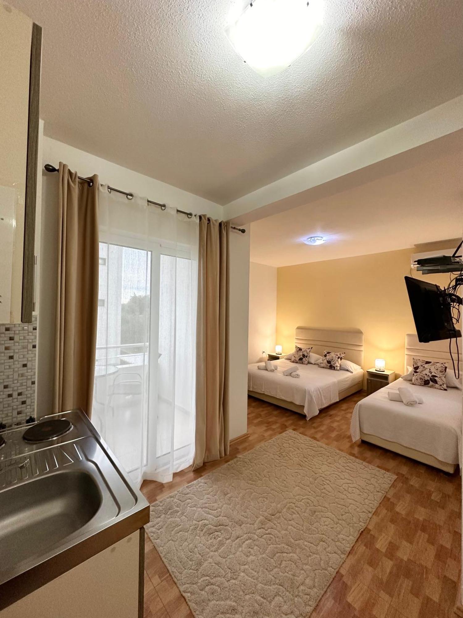 Apartmens Xhenis Lux Ulcinj Exterior foto