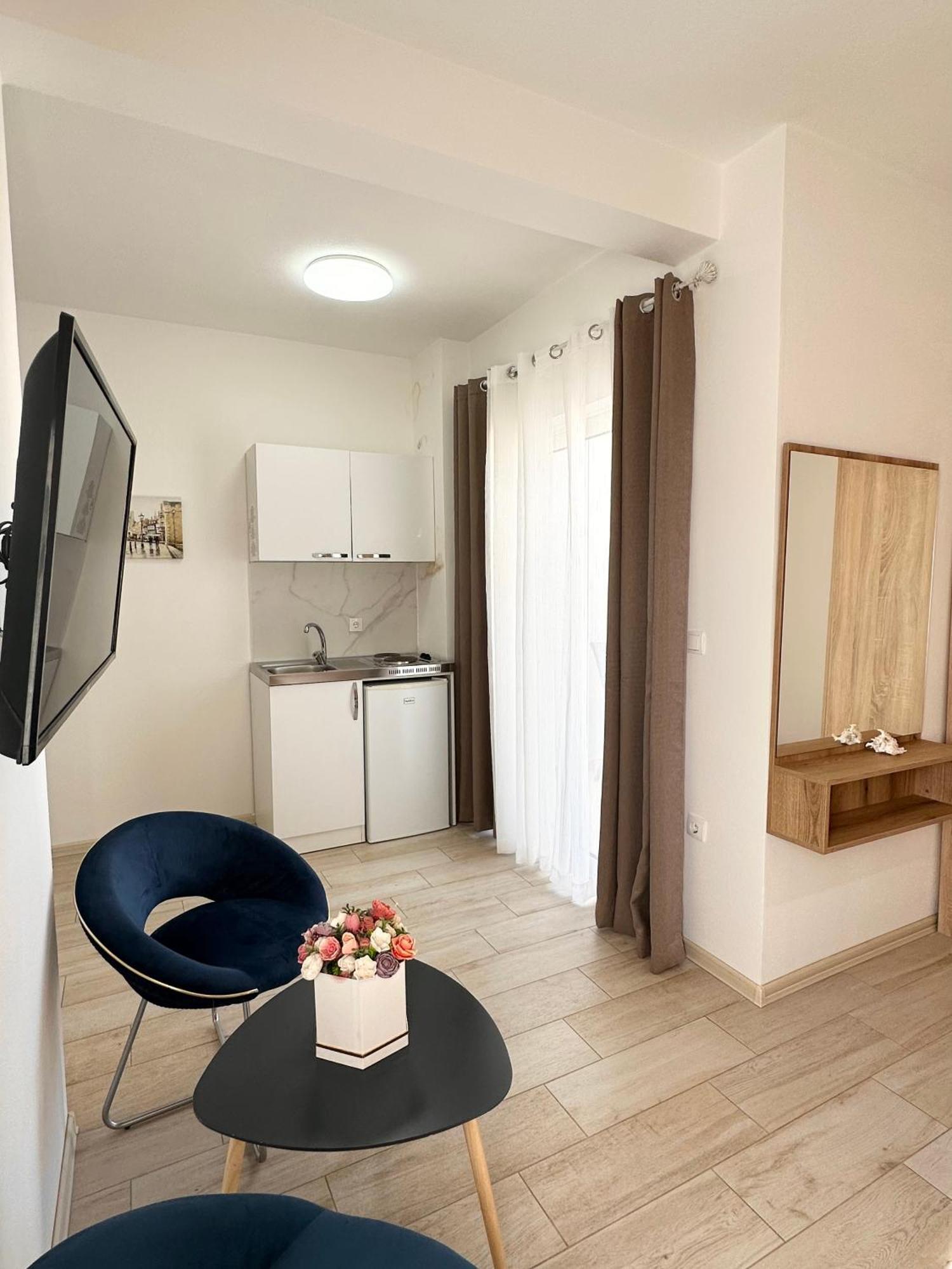 Apartmens Xhenis Lux Ulcinj Exterior foto